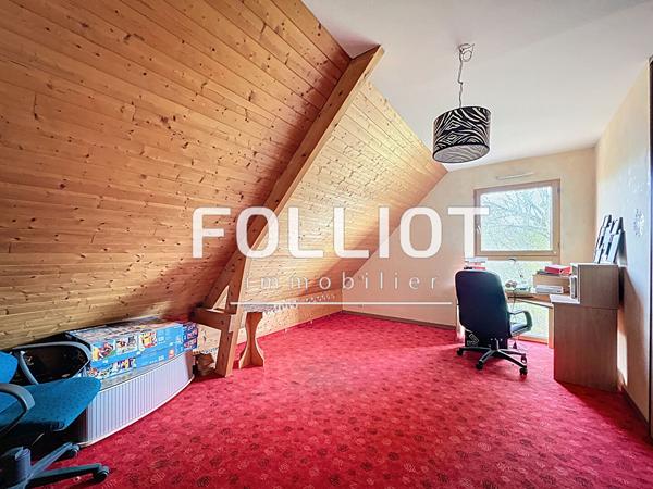 Maison spacieuse à vendre à Avranches - 5 chambres, jardin de 900 m² !