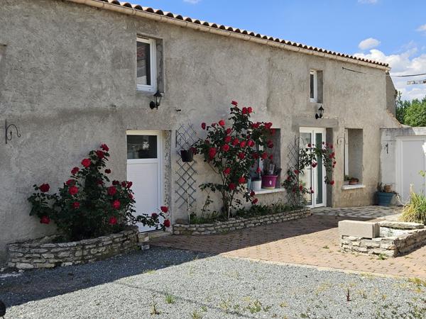 Maison village