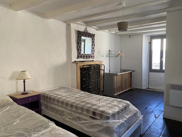 Maison de village au coeur du Dorat, très proche des commerces