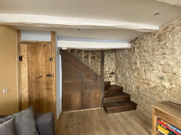 Maison de village au coeur du Dorat, très proche des commerces