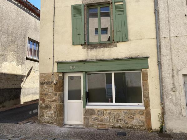 Maison de village au coeur du Dorat, très proche des commerces