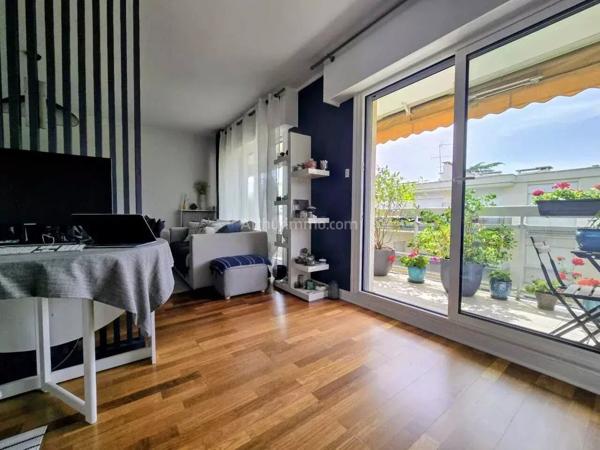 Vente                                                      Appartement
                        
                     4 pièces                      71 m2                     à Nogent-sur-Marne