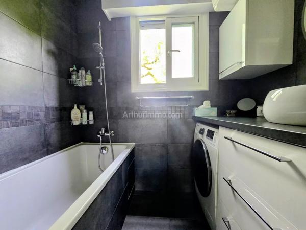 Vente                                                      Appartement
                        
                     4 pièces                      71 m2                     à Nogent-sur-Marne