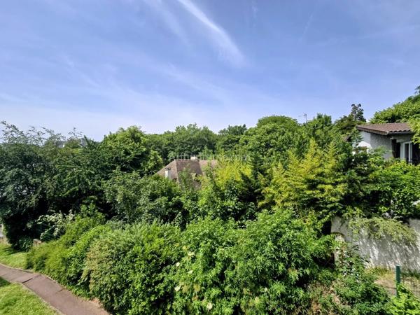 Vente                                                      Appartement
                        
                     4 pièces                      71 m2                     à Nogent-sur-Marne