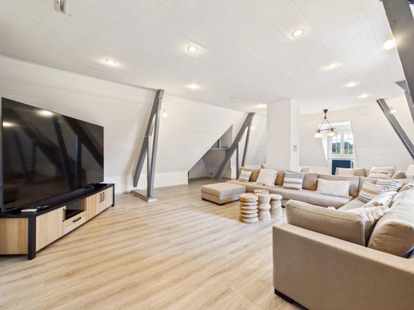 Superbe propriété avec piscine et vue dégagée