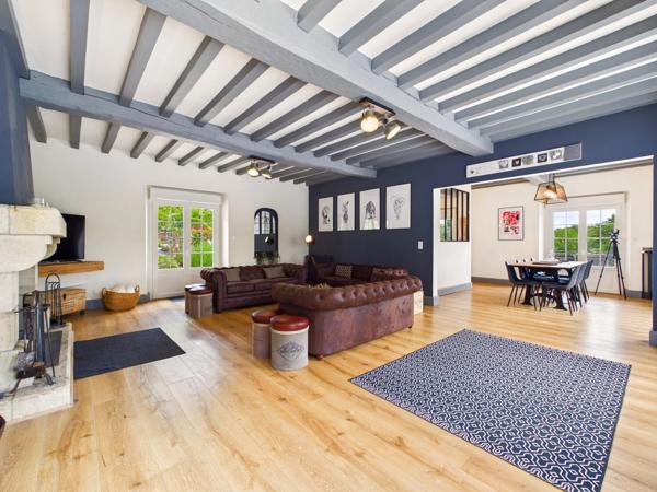 Superbe propriété avec piscine et vue dégagée