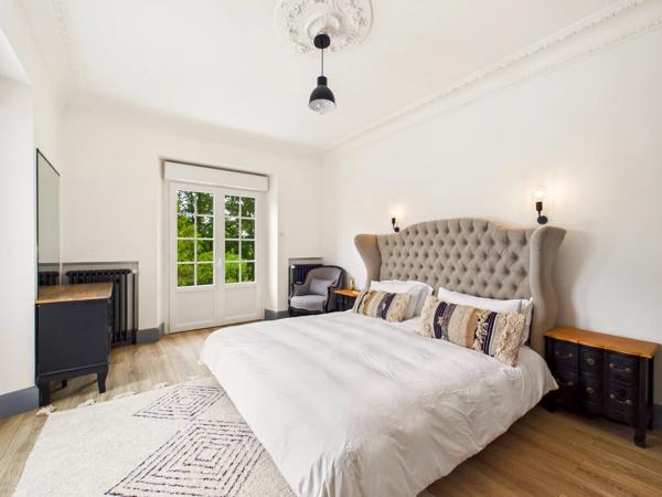 Superbe propriété avec piscine et vue dégagée