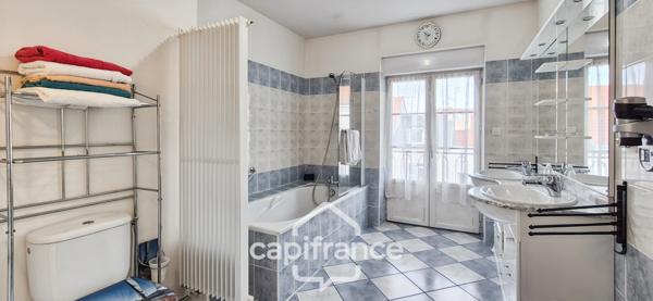 VICHY (03) - A vendre - Vichy centre – 128 m² – Dernier étage ascenseur – Terrasse – Garage