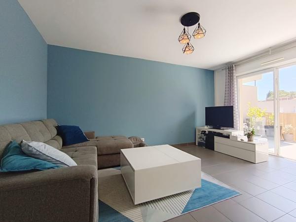 Mouans-Sartoux (06370) APPARTEMENT TRAVERSANT - DERNIER ETAGE + 2 BOX + TERRASSE