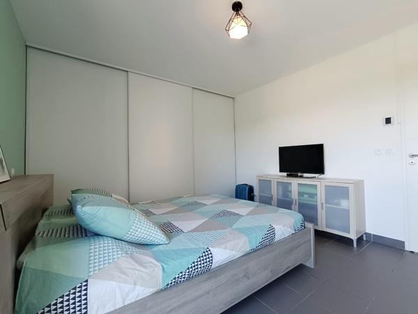 Mouans-Sartoux (06370) APPARTEMENT TRAVERSANT - DERNIER ETAGE + 2 BOX + TERRASSE