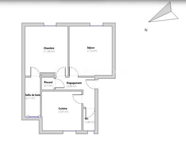 Appartement – Le Mans - 3 minutes à pied de la gare.

Vendu meublé et équipé.

Forte demande locative : location meublé et location courte durée. Logement actuellement exploité en location courte durée. 

Situé au 86 avenue Général Leclerc au Mans, cet appartement se trouve au 2ème étage d’une copropriété sans ascenseur.

Il comprend :

* une pièce de vie,
* une cuisine,
* une chambre,
* ainsi qu’une cave.

L’appartement dispose de double vitrage et d’un beau parquet en bois dans la chambre et la pièce de vie, apportant du charme à l’ensemble.

Actuellement exploité en location courte durée.
Chauffage collectif

DPE : E

Un dossier complet est disponible sur simple demande avant toute visite : diagnostics techniques du logement ainsi que l’ensemble des documents relatifs au bien. Une transparence totale pour un projet d’achat sécurisé.

J’accompagne mes clients, dont plusieurs disposent déjà d’un financement fiable et assuré, dans leur recherche de biens au Mans et ses alentours. Je suis également à la recherche de nouveaux biens à vendre. Je rémunère mes apporteurs d’affaires et je travaille avec un réseau d’artisans ainsi qu’un courtier en financement afin de vous accompagner dans toutes les étapes de votre projet immobilier.