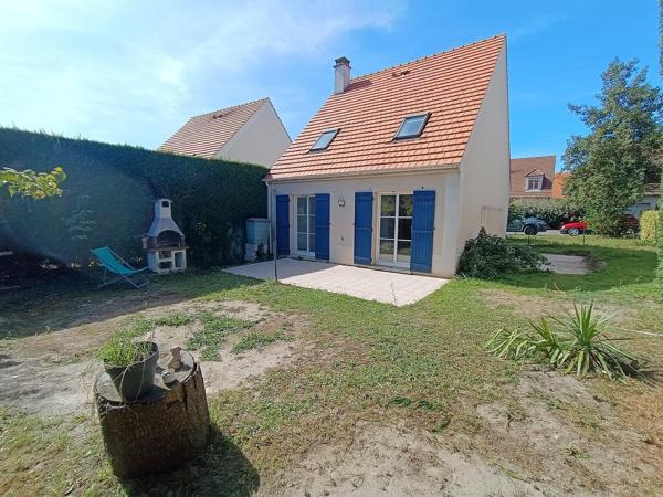 Dans petit lotissement, maison individuelle de 79 m² avec garage