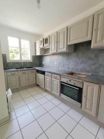 Dans petit lotissement, maison individuelle de 79 m² avec garage