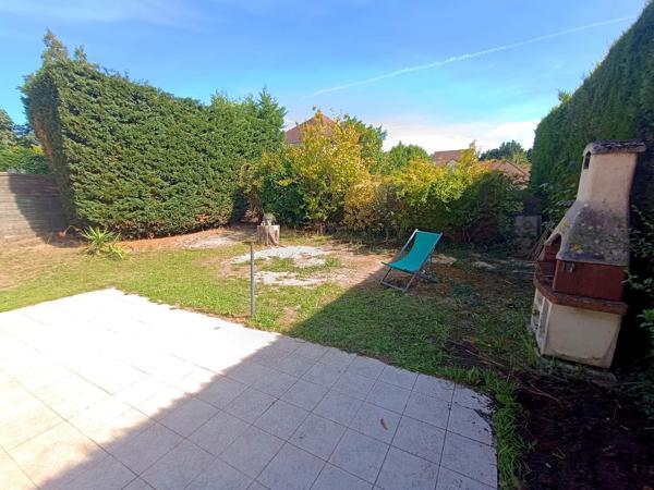 Dans petit lotissement, maison individuelle de 79 m² avec garage