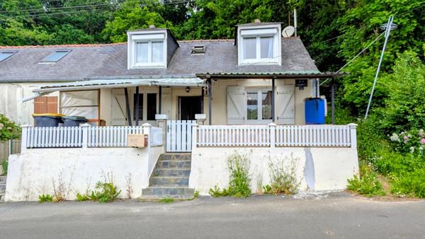 Maison  avec garage et jardin - PONT DE BUIS LES QUIMERCH (29)