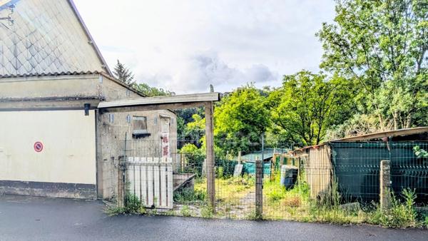Maison  avec garage et jardin - PONT DE BUIS LES QUIMERCH (29)