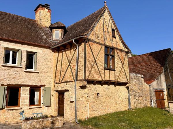 Maison en pierre rénovée avec terrasse près de Gourdon