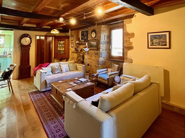 Maison en pierre rénovée avec terrasse près de Gourdon