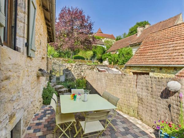 Maison en pierre rénovée avec terrasse près de Gourdon