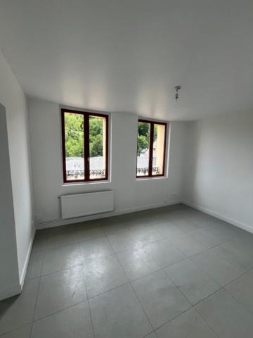 EXCLUSIITE - A LOUER APPARTEMENT F3 RENOVE SUR LA COMMUNE D'ELBEUF