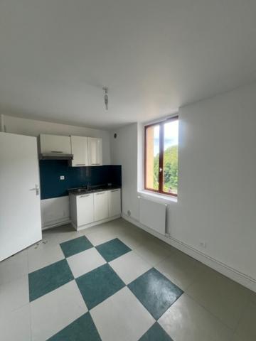 EXCLUSIITE - A LOUER APPARTEMENT F3 RENOVE SUR LA COMMUNE D'ELBEUF