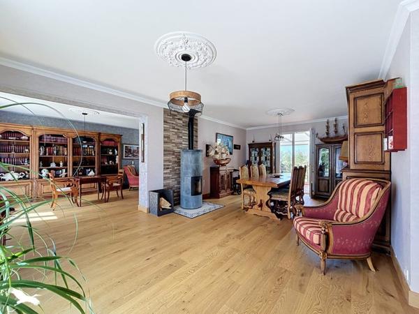Maison à vendre 372 000 € Rochefort 6 p 151 m² DPE D