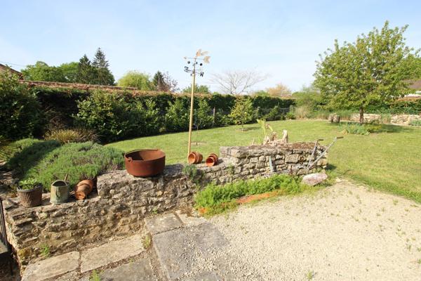Maison de village de caractère avec jardin