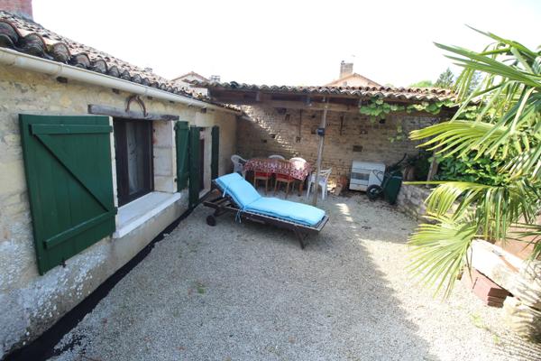 Maison de village de caractère avec jardin
