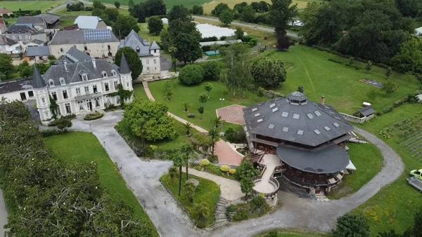 Vaste domaine avec Château et maison de maître