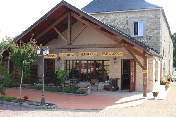 Vaste domaine avec Château et maison de maître