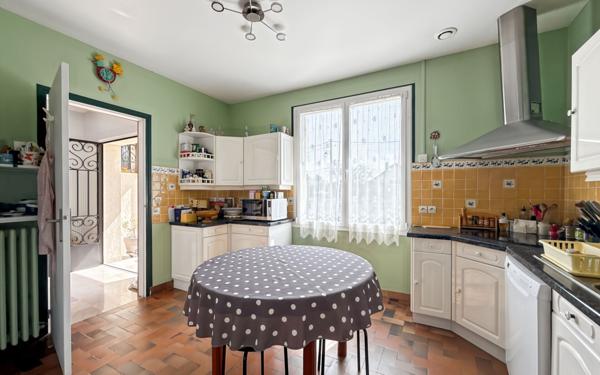 Maison à vendre    6 pièces • 149,07 m2 Saulx-les-Chartreux