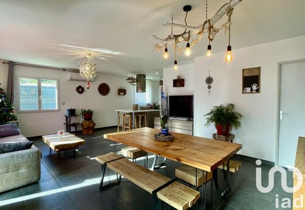 Maison traditionnelle 4 pièces de 94 m² à Langlade (30980)