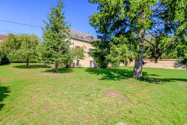 Maison 4 chambres,2h30 PARIS,proche commerces et écoles,NEVERS,centre ville, garage,cave