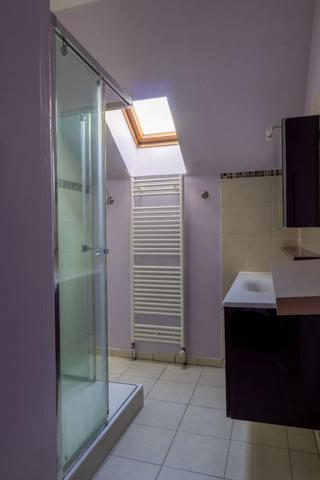 Maison 4 chambres,2h30 PARIS,proche commerces et écoles,NEVERS,centre ville, garage,cave