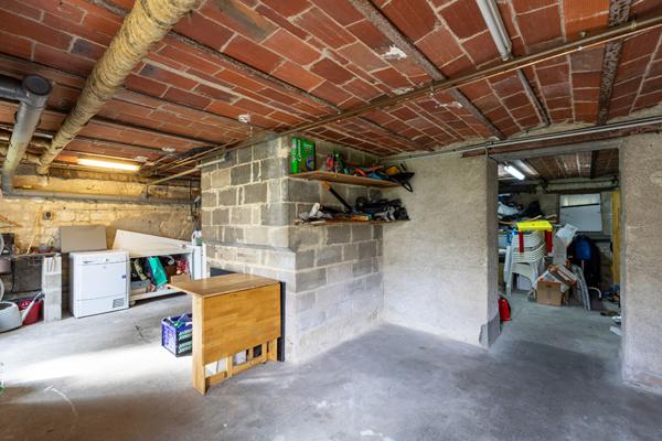 Maison 4 chambres,2h30 PARIS,proche commerces et écoles,NEVERS,centre ville, garage,cave