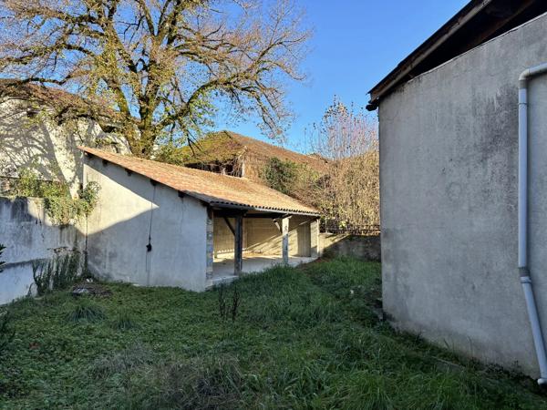 Spacieuse propriété avec potentiel commercial au cœur de Montaigu-de-Quercy