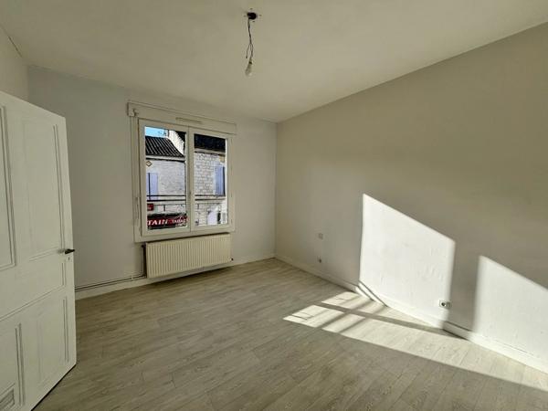 Spacieuse propriété avec potentiel commercial au cœur de Montaigu-de-Quercy