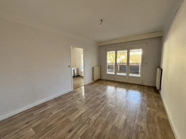 Spacieuse propriété avec potentiel commercial au cœur de Montaigu-de-Quercy