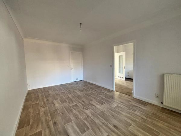 Spacieuse propriété avec potentiel commercial au cœur de Montaigu-de-Quercy