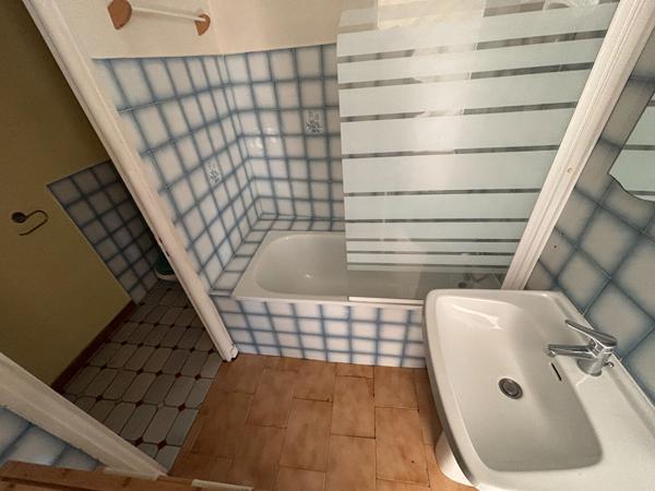 APPARTEMENT T2 48.82M² CENTRE VILLE ISLE SUR LA SORGUE AVEC CAVE
