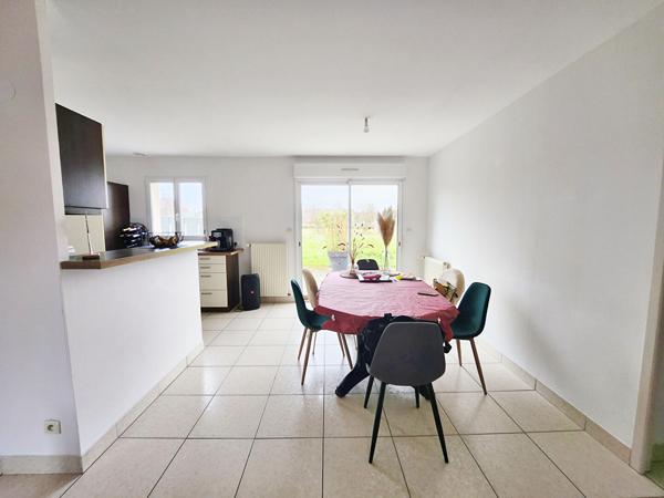 Maison de plain pied 79 m² Ecommoy - 3 chambres