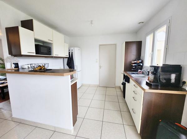 Maison de plain pied 79 m² Ecommoy - 3 chambres