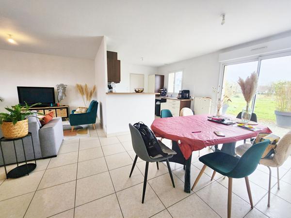 Maison de plain pied 79 m² Ecommoy - 3 chambres