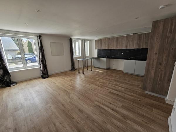 Maison rénovée de 115m2 à Monnaie