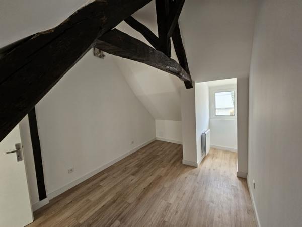 Maison rénovée de 115m2 à Monnaie