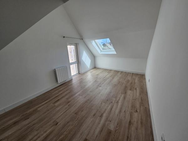 Maison rénovée de 115m2 à Monnaie