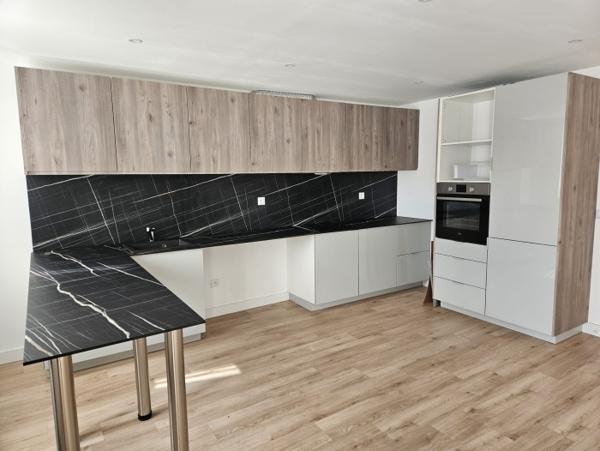 Maison rénovée de 115m2 à Monnaie