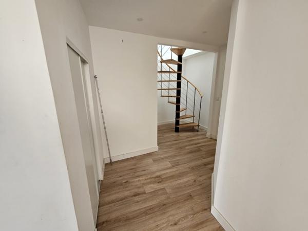 Maison rénovée de 115m2 à Monnaie