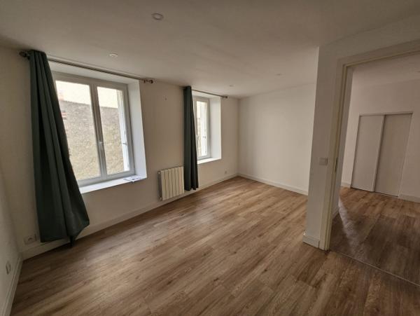 Maison rénovée de 115m2 à Monnaie