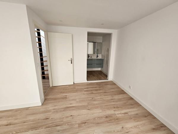 Maison rénovée de 115m2 à Monnaie